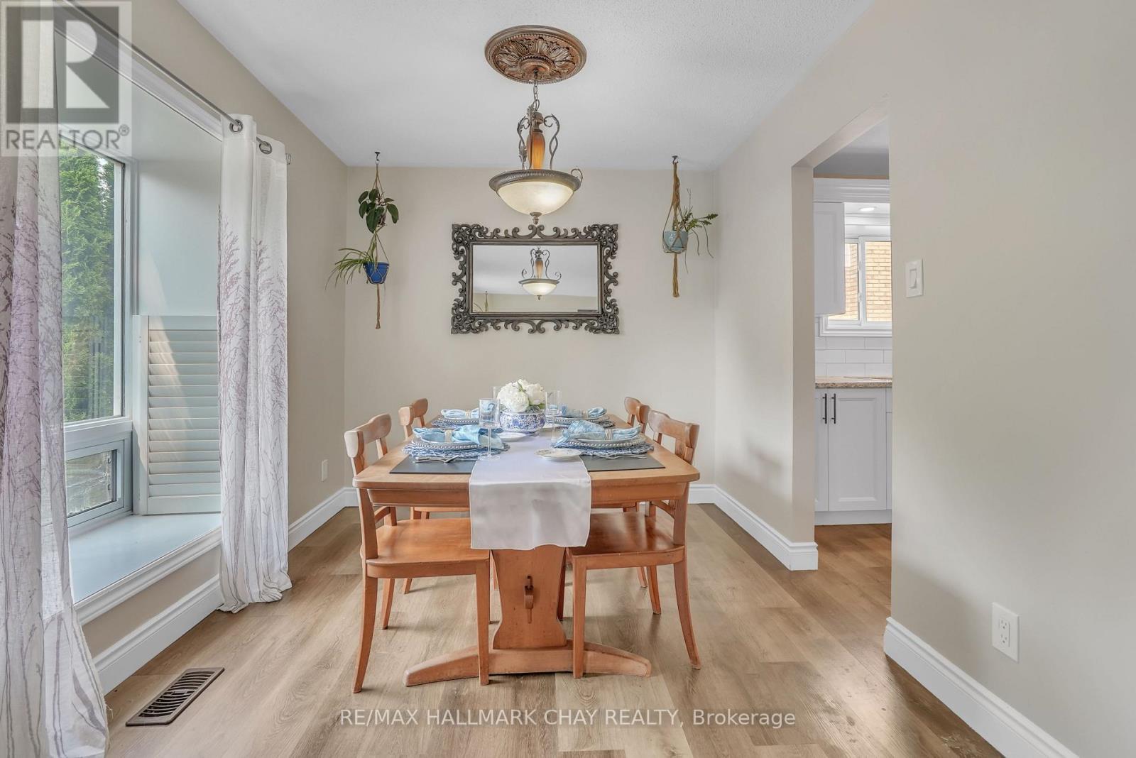 15 Viel Street, Penetanguishene, Ontario  L9M 1H8 - Photo 6 - S12954936