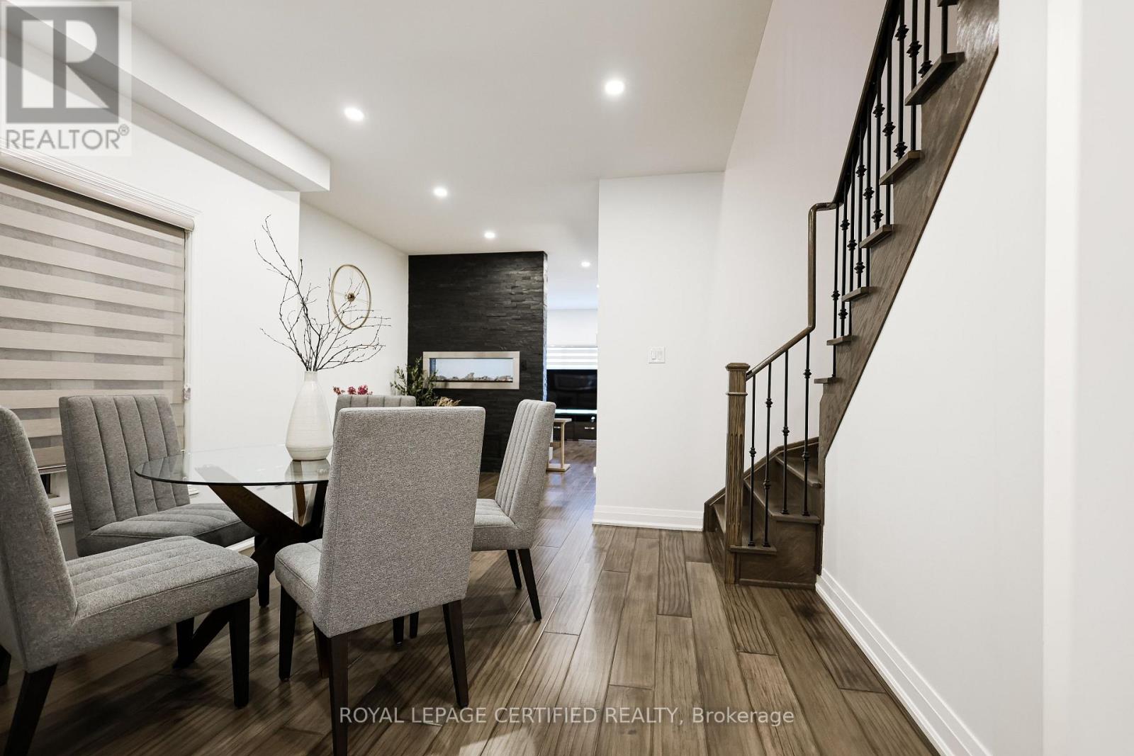 28 Kilrea Way, Brampton, Ontario  L6X 0R1 - Photo 4 - W12954930