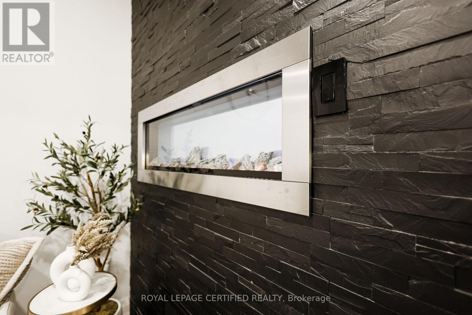 28 Kilrea Way, Brampton, Ontario  L6X 0R1 - Photo 9 - W12954930