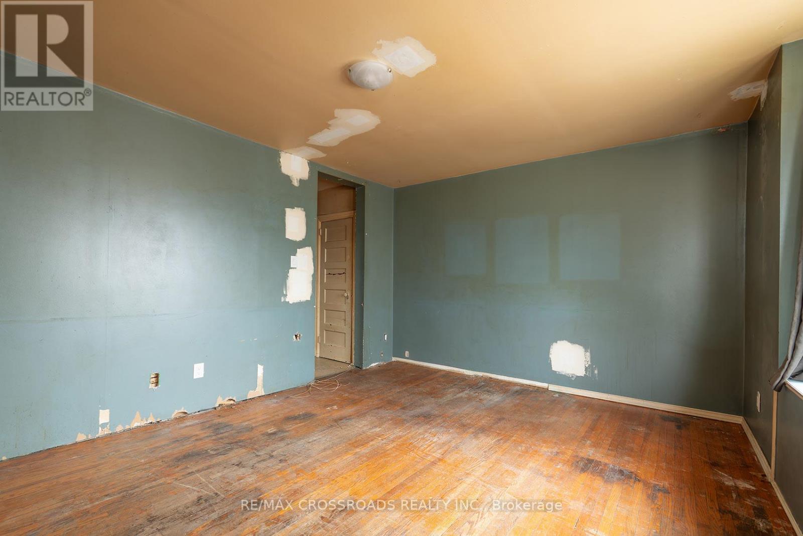 587 Palmerston Avenue, Toronto, Ontario  M6G 2R2 - Photo 19 - C12950654