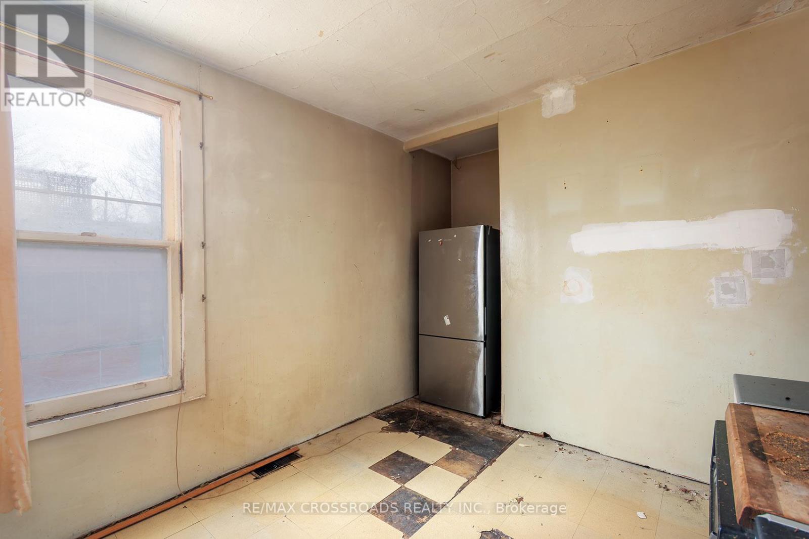 587 Palmerston Avenue, Toronto, Ontario  M6G 2R2 - Photo 21 - C12950654