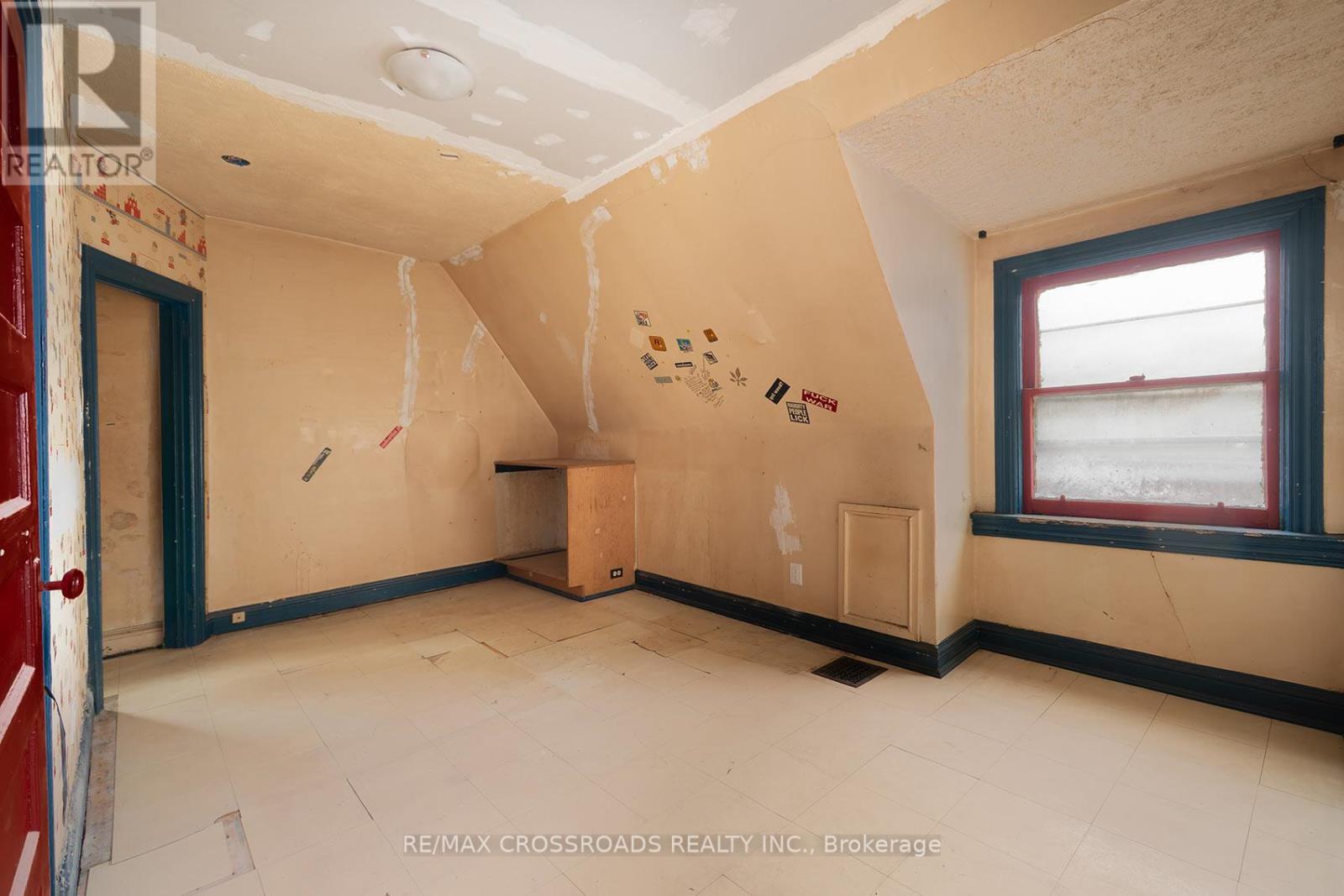 587 Palmerston Avenue, Toronto, Ontario  M6G 2R2 - Photo 26 - C12950654