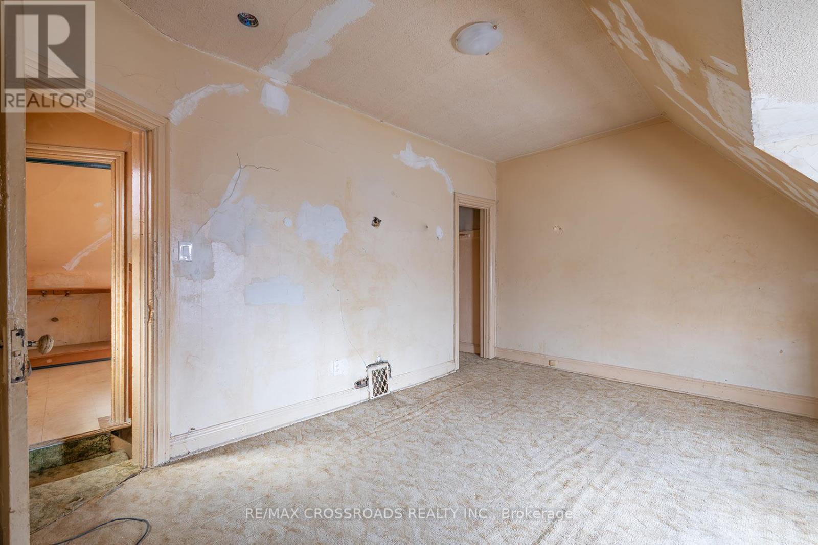 587 Palmerston Avenue, Toronto, Ontario  M6G 2R2 - Photo 29 - C12950654