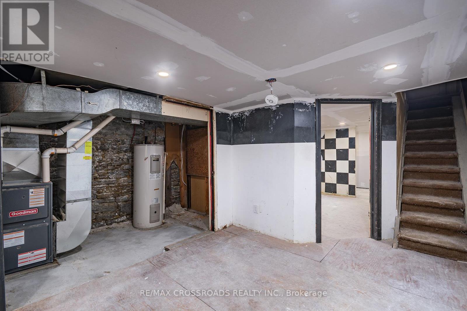 587 Palmerston Avenue, Toronto, Ontario  M6G 2R2 - Photo 31 - C12950654