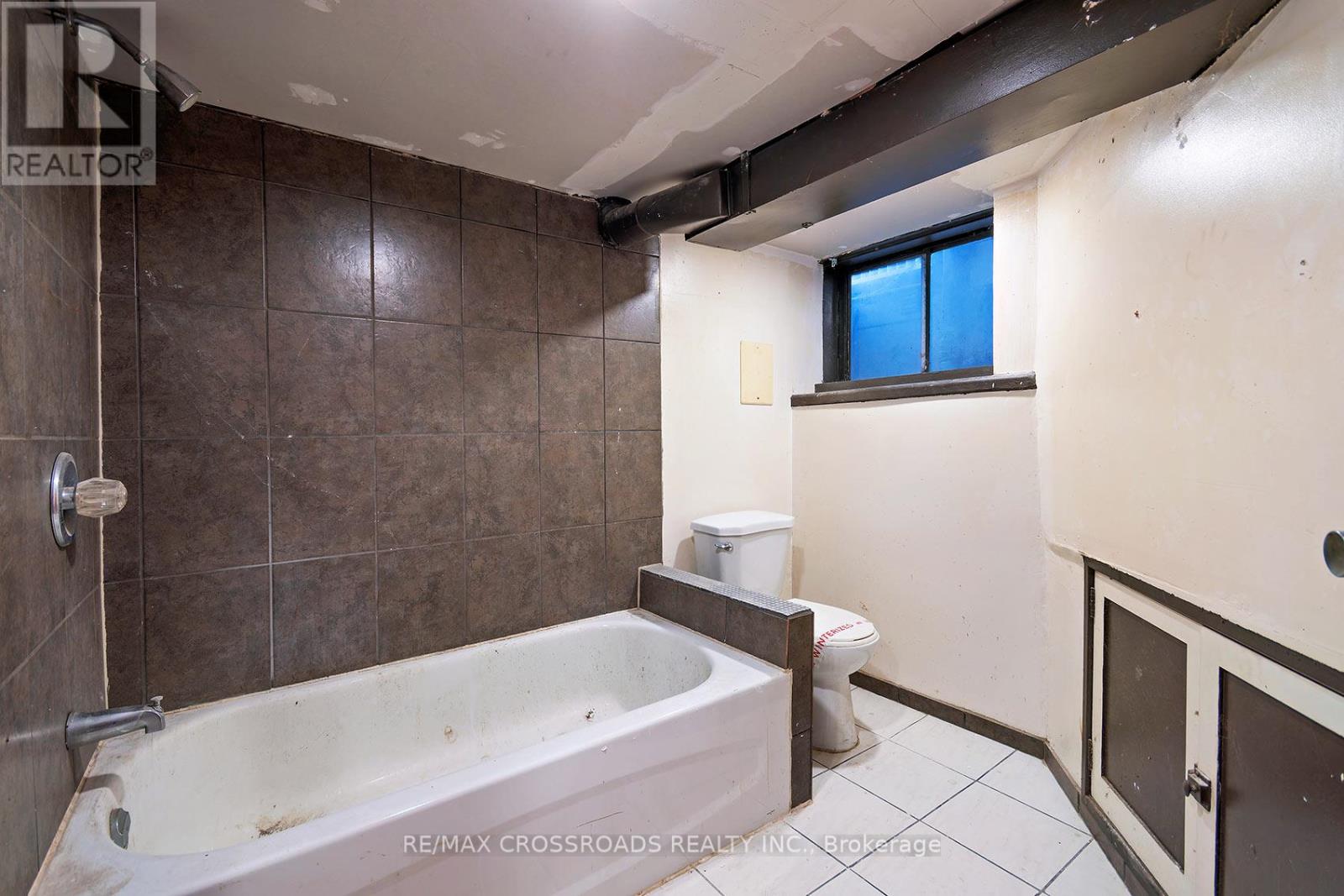 587 Palmerston Avenue, Toronto, Ontario  M6G 2R2 - Photo 36 - C12950654