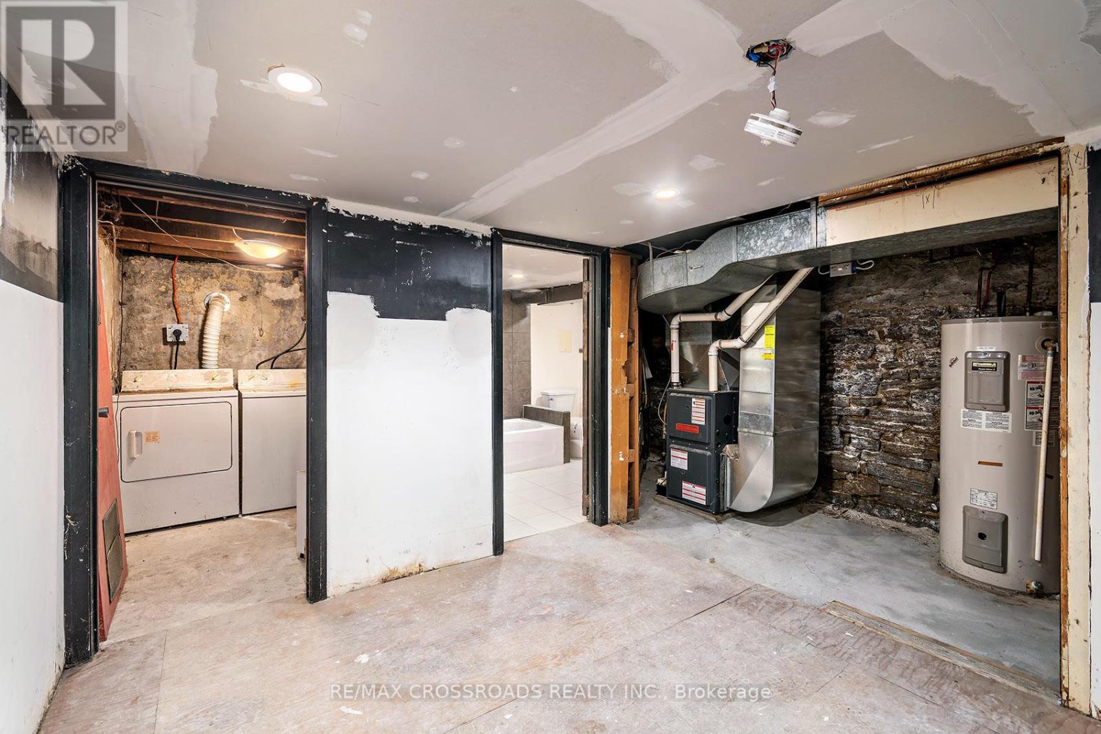 587 Palmerston Avenue, Toronto, Ontario  M6G 2R2 - Photo 37 - C12950654