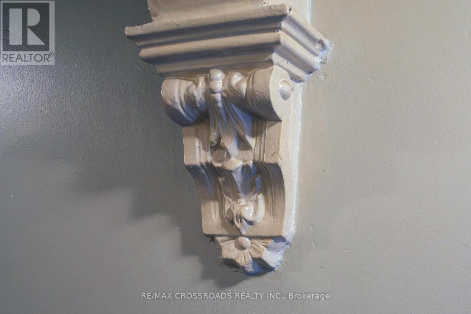 587 Palmerston Avenue, Toronto, Ontario  M6G 2R2 - Photo 8 - C12950654