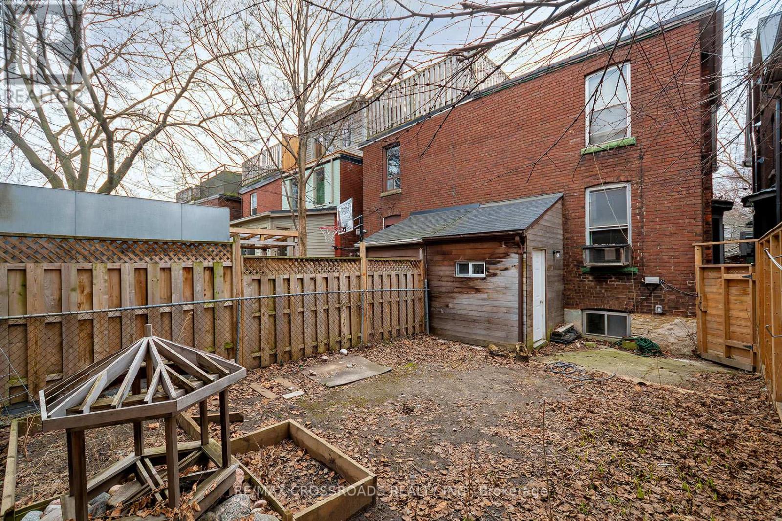 587 Palmerston Avenue, Toronto, Ontario  M6G 2R2 - Photo 40 - C12950654