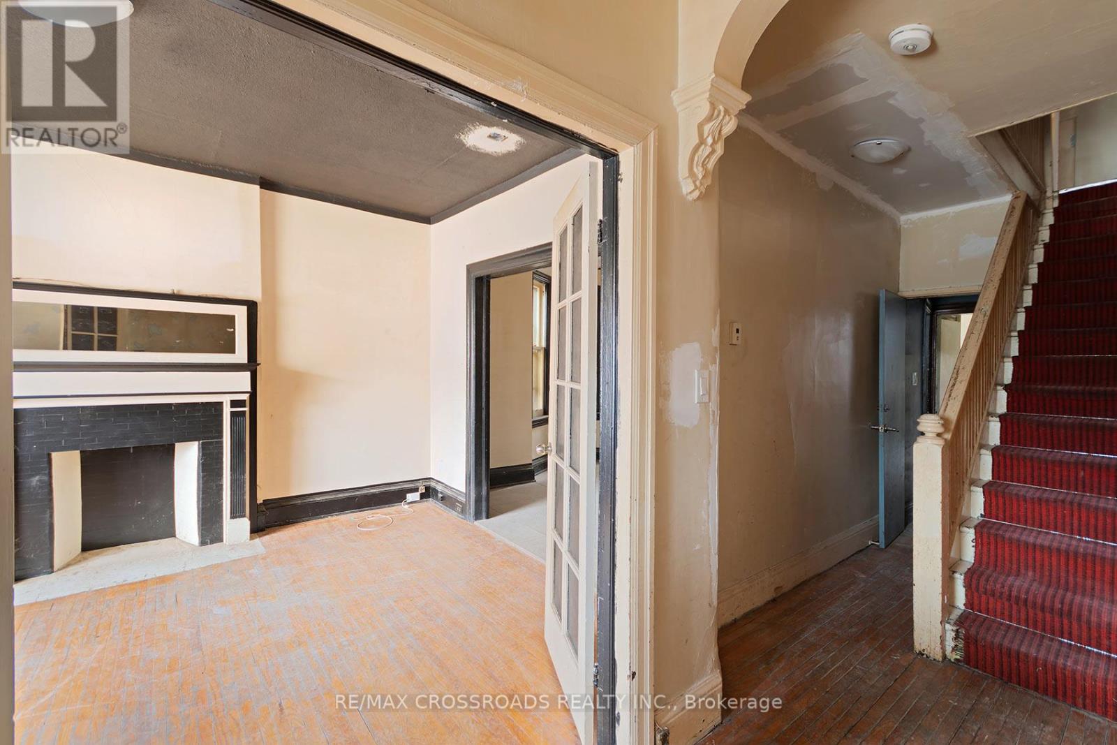 587 Palmerston Avenue, Toronto, Ontario  M6G 2R2 - Photo 9 - C12950654