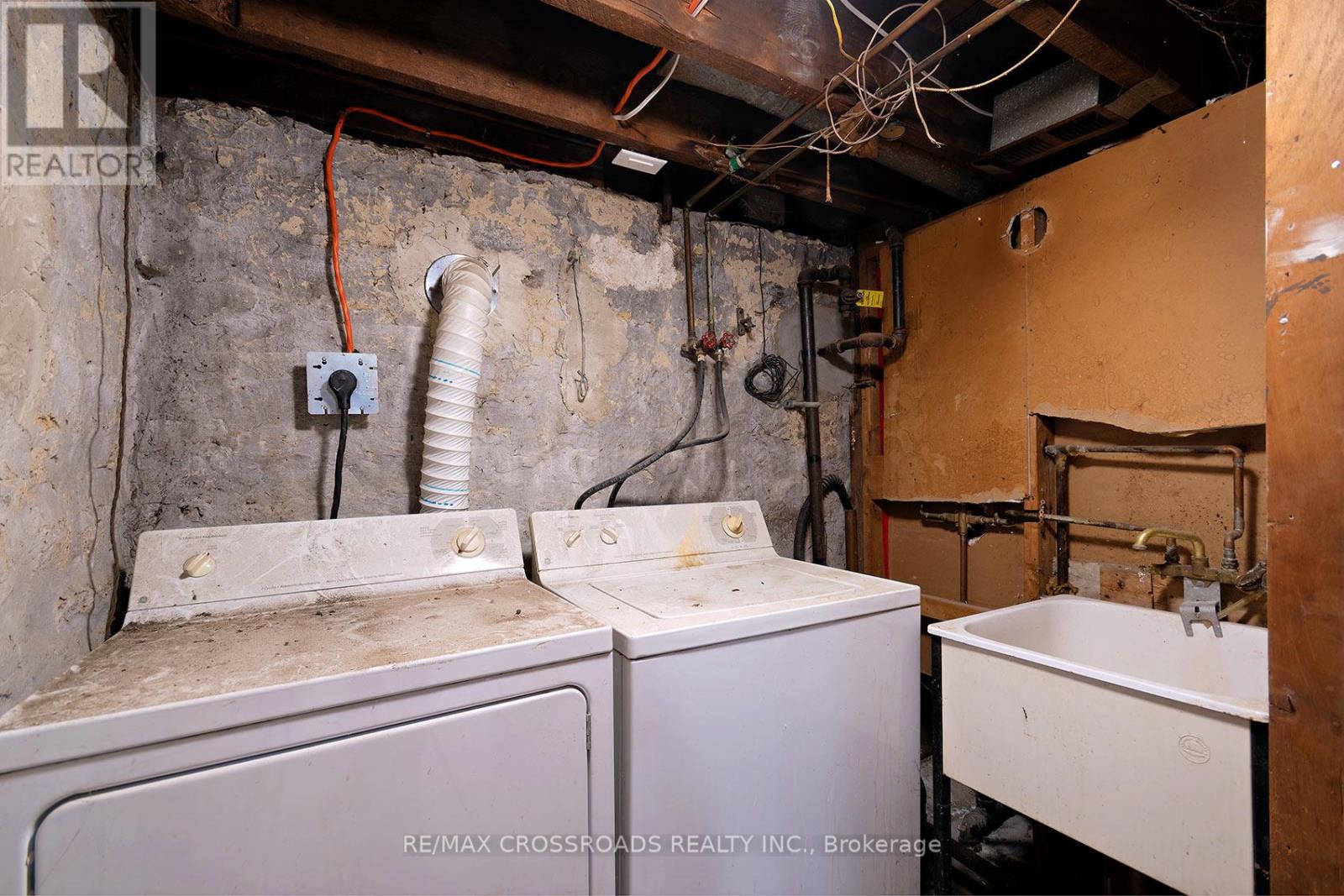 587 Palmerston Avenue, Toronto, Ontario  M6G 2R2 - Photo 39 - C12950654