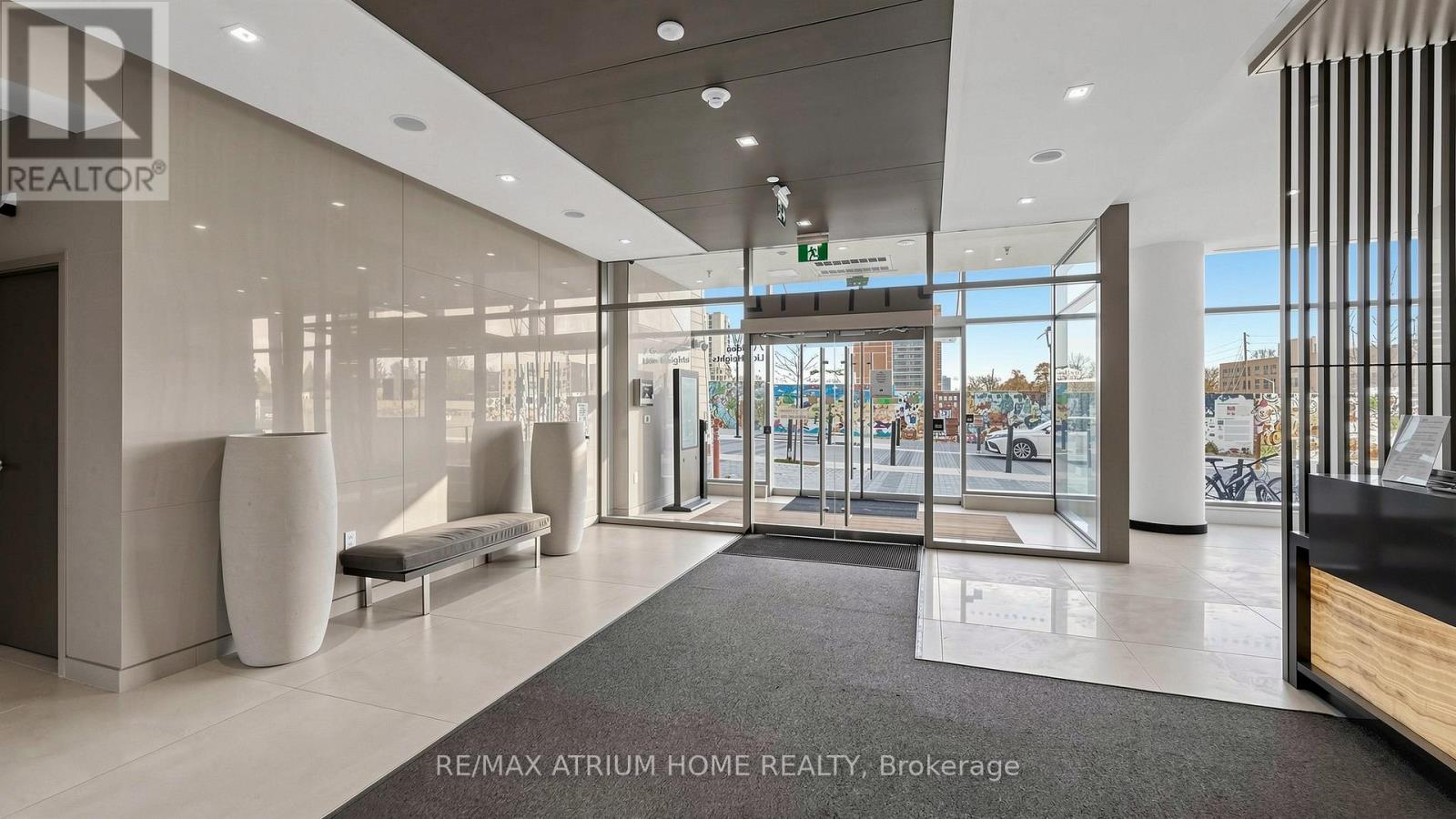 1001 - 7 Golden Lion Heights, Toronto, Ontario  M2M 0C1 - Photo 2 - C12954980