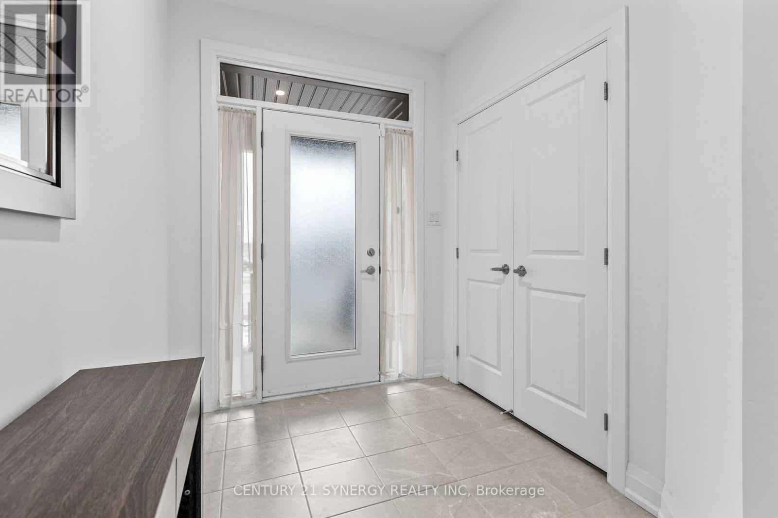 463 Fernside Street, Ottawa, Ontario  K1T 0M1 - Photo 4 - X12954988