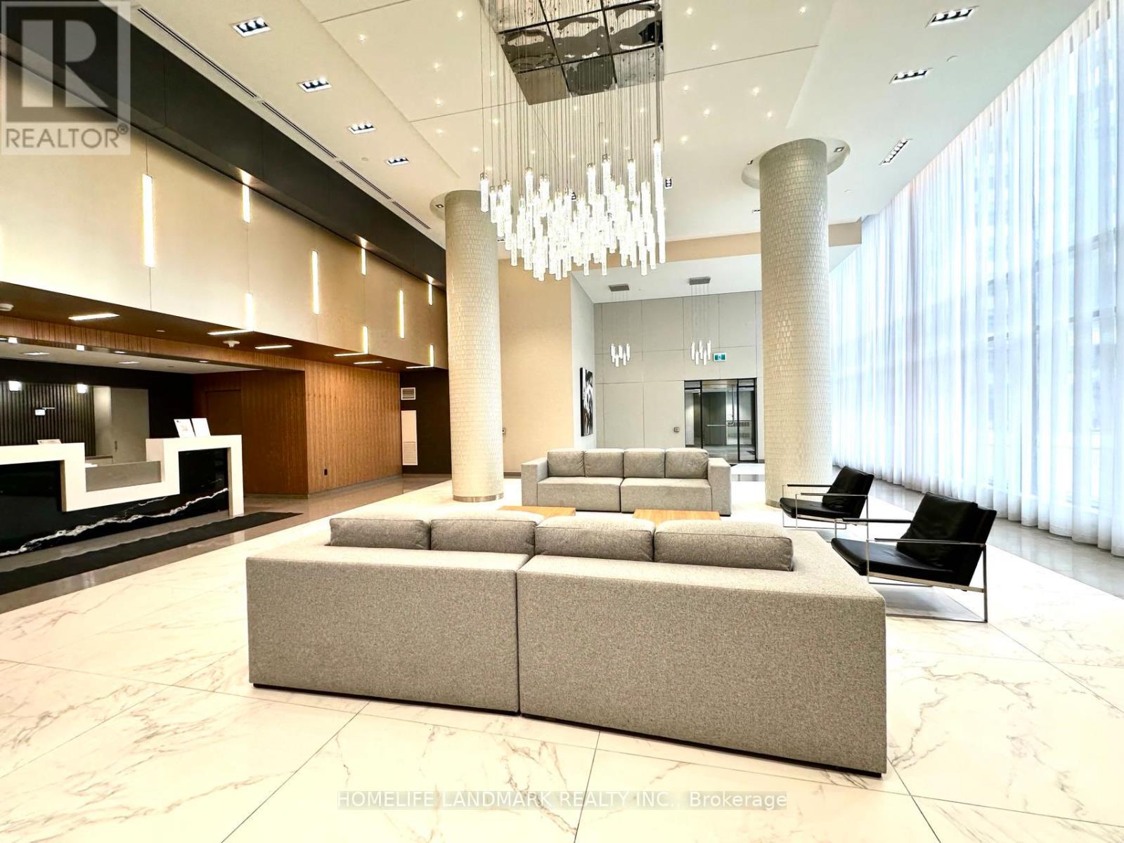 813 - 85 Oneida Crescent, Richmond Hill, Ontario  L4B 0H4 - Photo 3 - N12954972