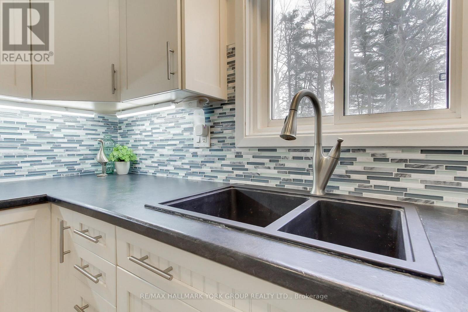 11 Shelley Lane, Barrie, Ontario  L4N 4W4 - Photo 17 - S12954984