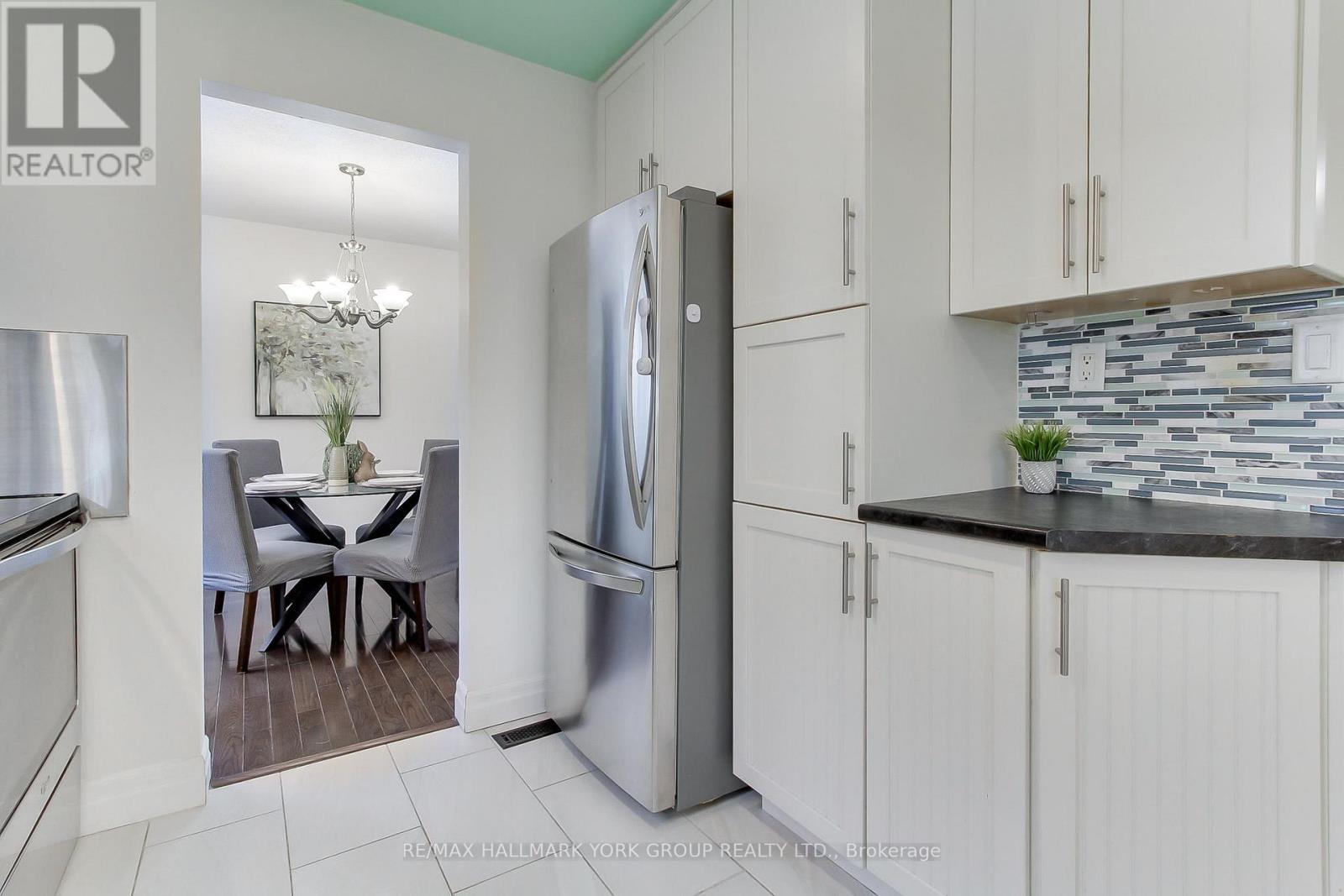 11 Shelley Lane, Barrie, Ontario  L4N 4W4 - Photo 19 - S12954984