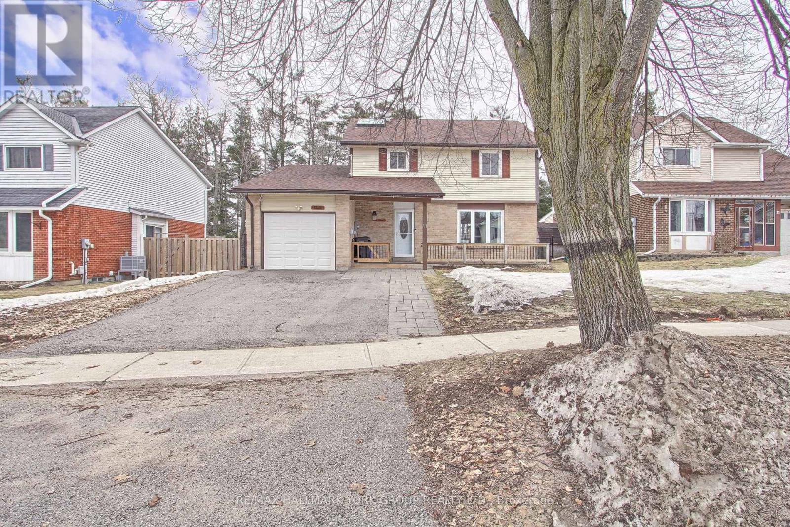 11 Shelley Lane, Barrie, Ontario  L4N 4W4 - Photo 2 - S12954984