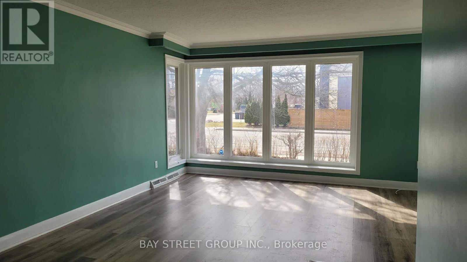 Upper - 110 Acton Avenue, Toronto, Ontario  M3H 4H3 - Photo 4 - C12859328