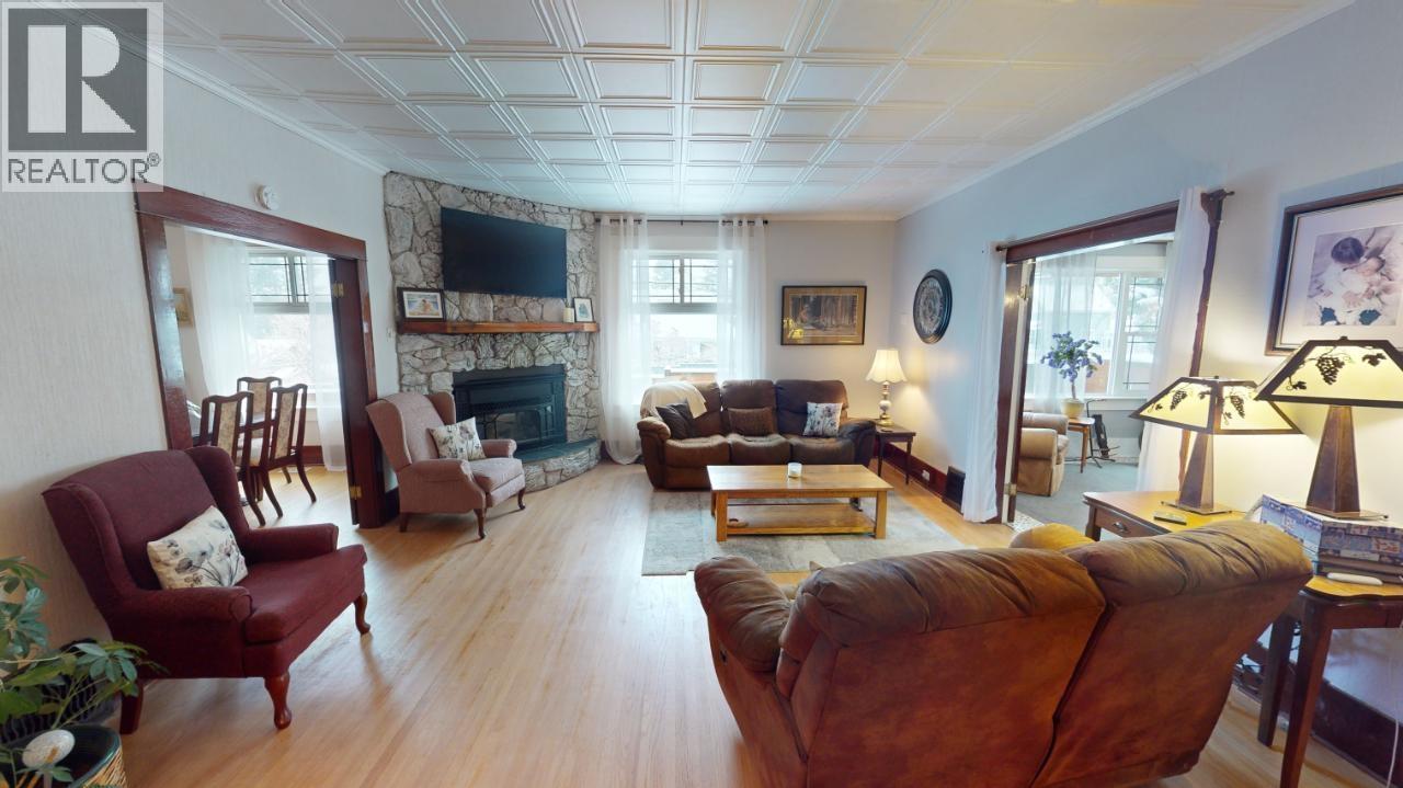 301 11th Avenue S, Cranbrook, British Columbia V1C 2P7 - Photo 10 - 10382067