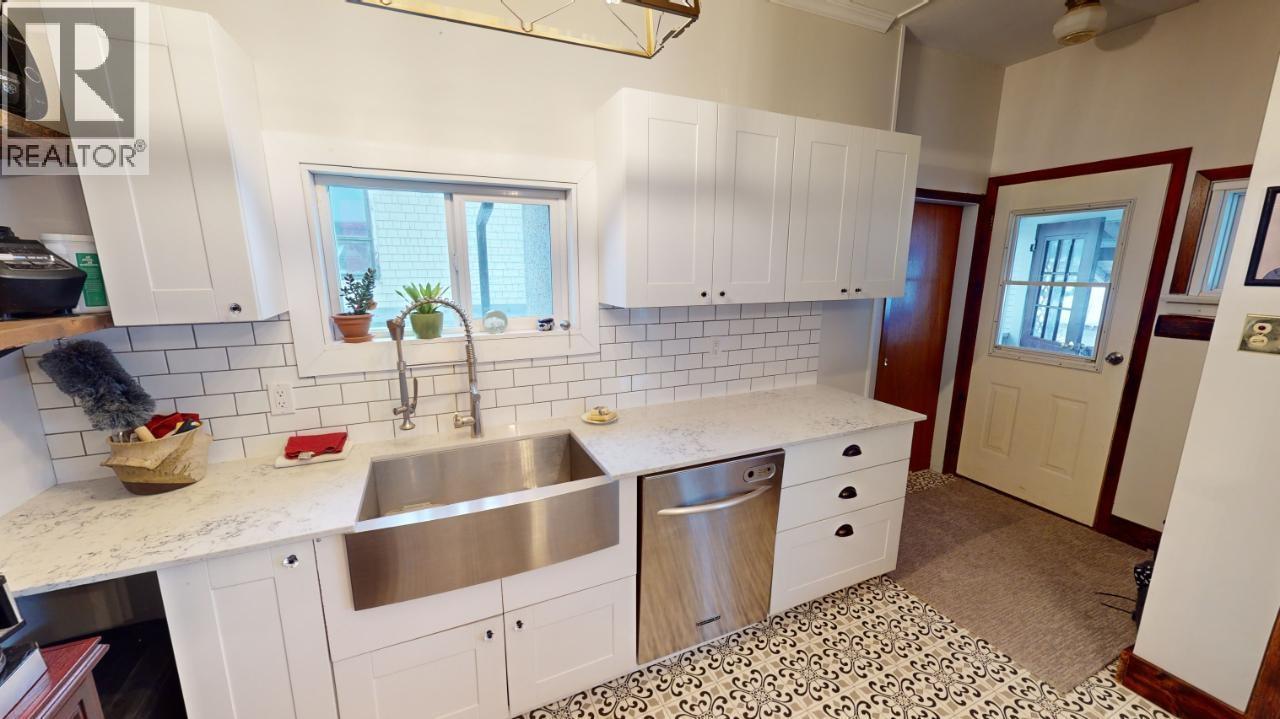 301 11th Avenue S, Cranbrook, British Columbia V1C 2P7 - Photo 18 - 10382067