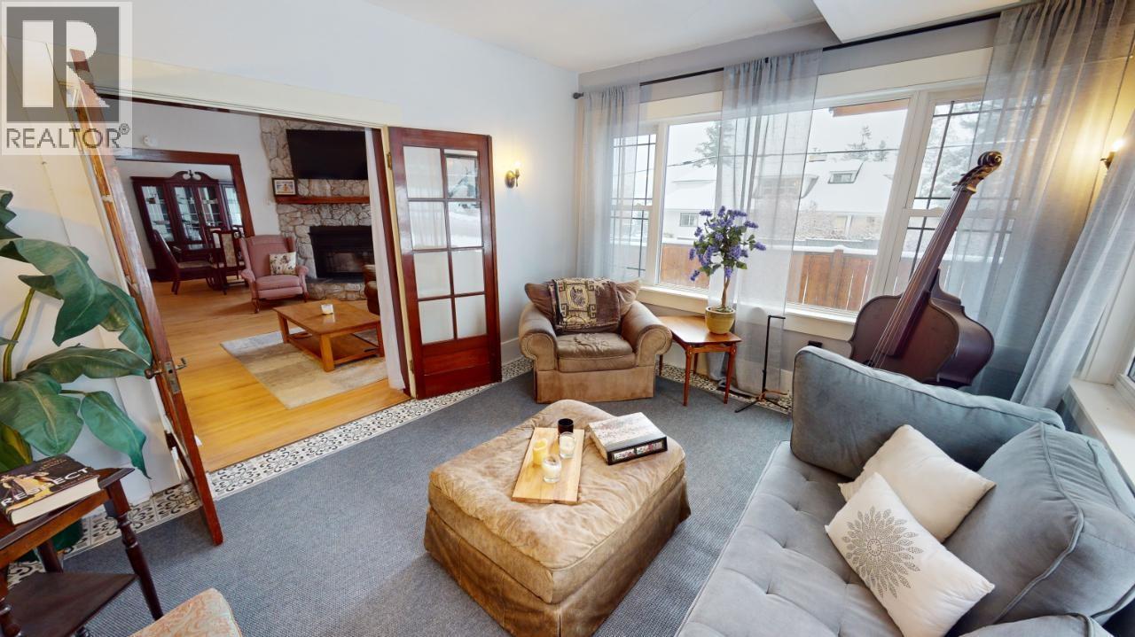 301 11th Avenue S, Cranbrook, British Columbia V1C 2P7 - Photo 4 - 10382067