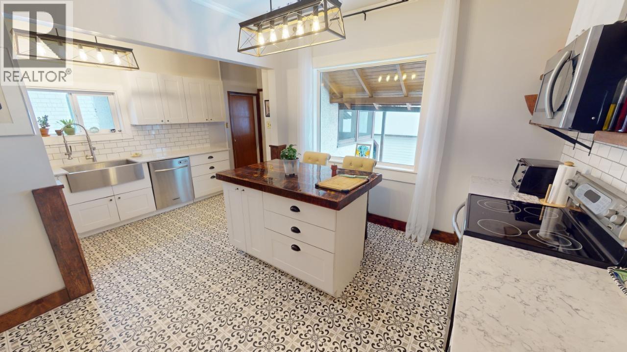 301 11th Avenue S, Cranbrook, British Columbia V1C 2P7 - Photo 14 - 10382067