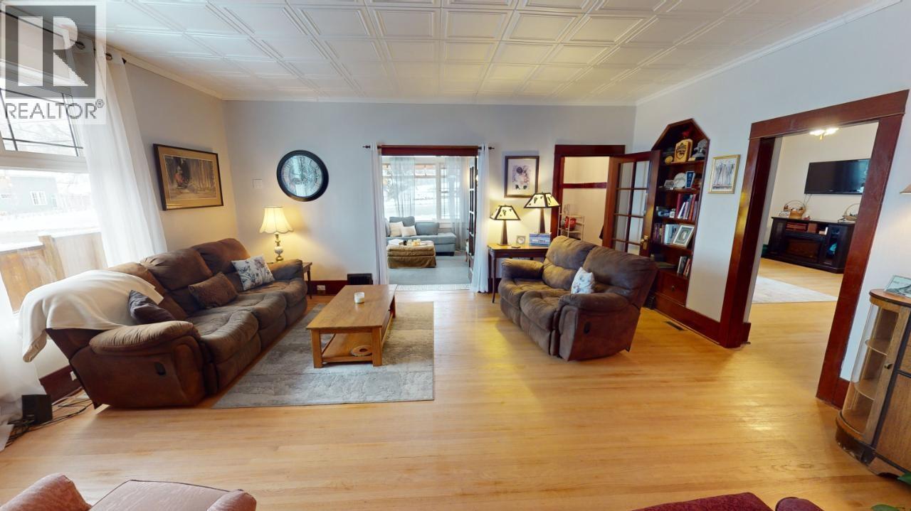 301 11th Avenue S, Cranbrook, British Columbia V1C 2P7 - Photo 9 - 10382067