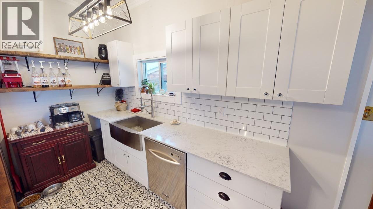 301 11th Avenue S, Cranbrook, British Columbia V1C 2P7 - Photo 19 - 10382067