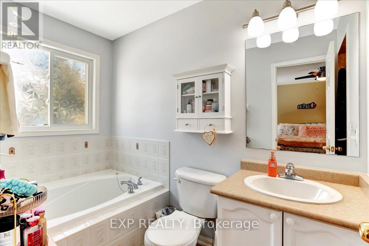 13 Masters . Lane, Wasaga Beach, Ontario  L9Z 1S9 - Photo 6 - S12347680