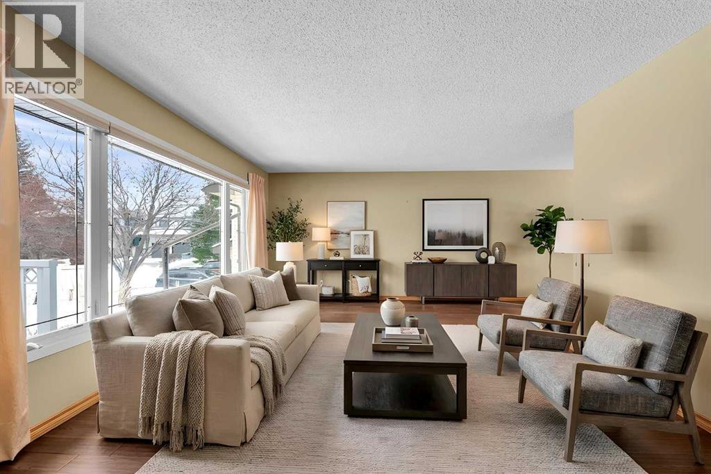 123 Valhalla Crescent NW, Calgary, Alberta  T3A 1Z7 - Photo 3 - A2297367