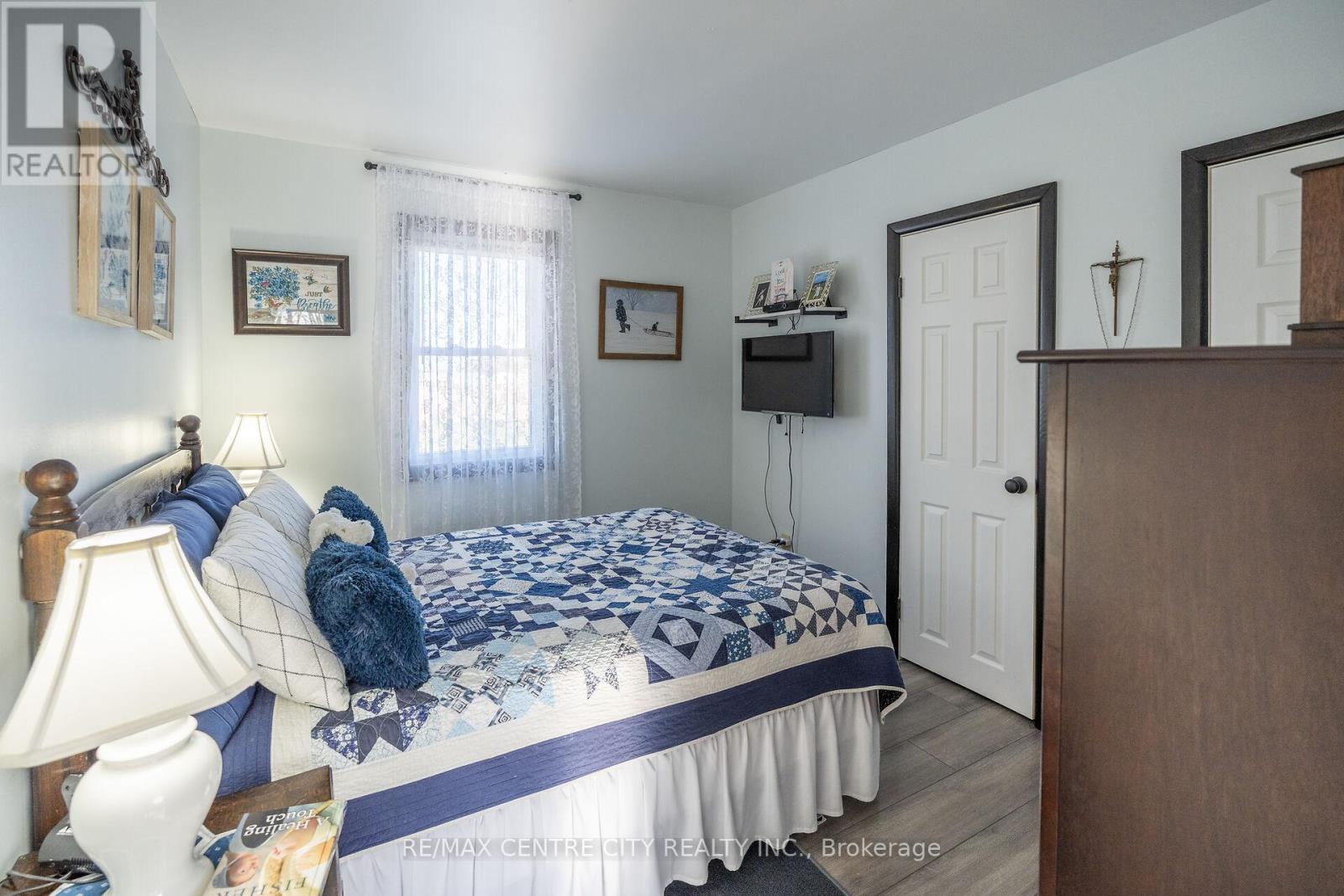 29712 Esterville Road, Chatham-Kent, Ontario  N0P 1M0 - Photo 16 - X12955002