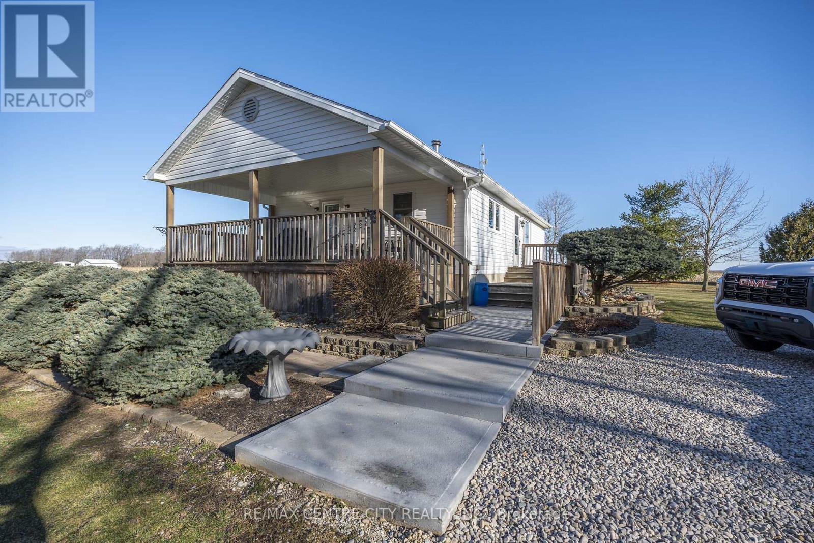 29712 Esterville Road, Chatham-Kent, Ontario  N0P 1M0 - Photo 8 - X12955002