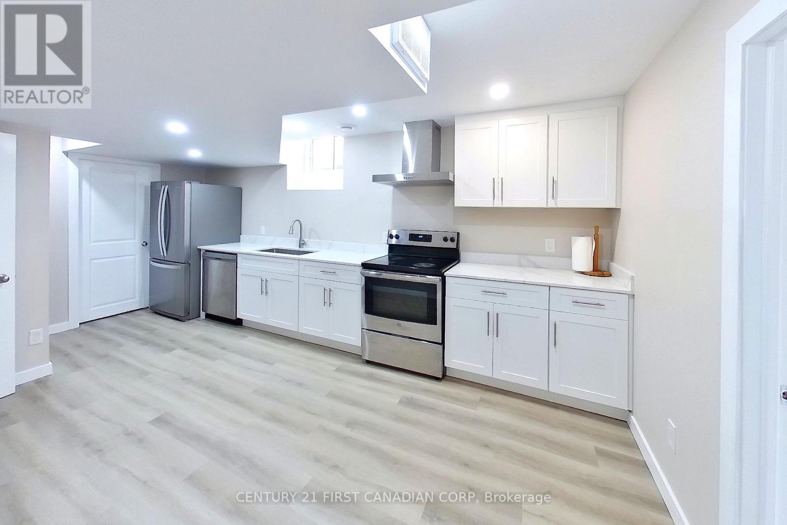 Lower Unit - 910 Reeves Avenue, London North, Ontario  N6G 0G9 - Photo 3 - X12955012