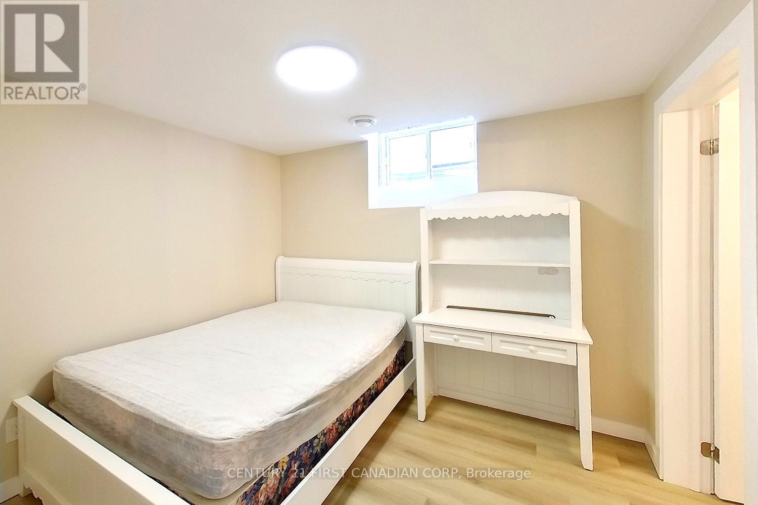 Lower Unit - 910 Reeves Avenue, London North, Ontario  N6G 0G9 - Photo 4 - X12955012