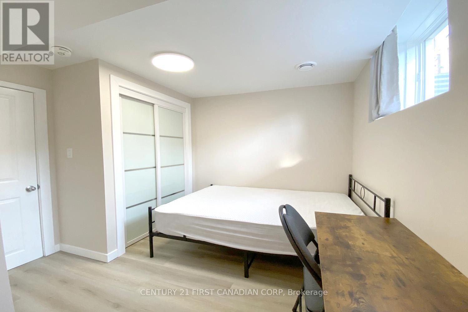 Lower Unit - 910 Reeves Avenue, London North, Ontario  N6G 0G9 - Photo 6 - X12955012