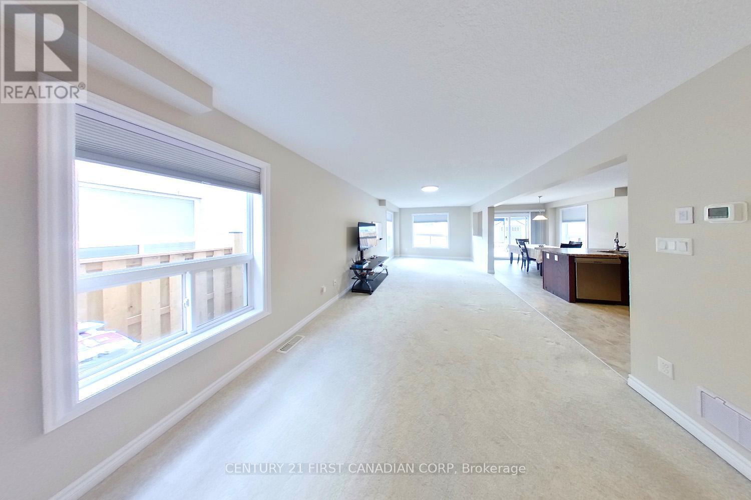 Upper Unit - 910 Reeves Avenue, London North, Ontario  N6G 0G9 - Photo 4 - X12955014