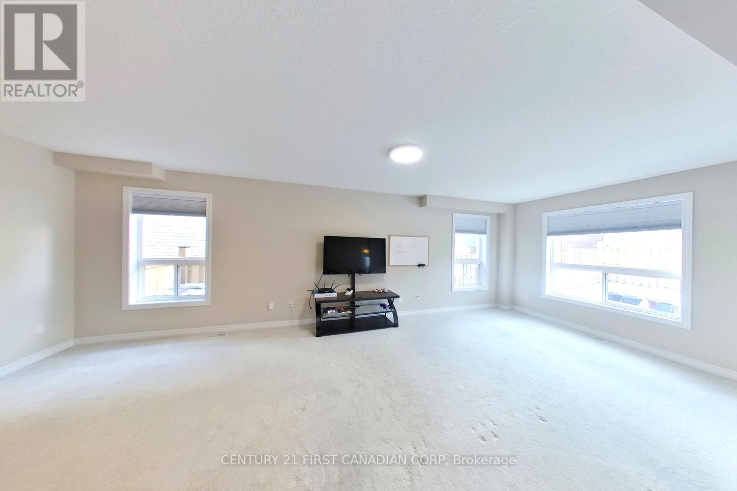 Upper Unit - 910 Reeves Avenue, London North, Ontario  N6G 0G9 - Photo 6 - X12955014