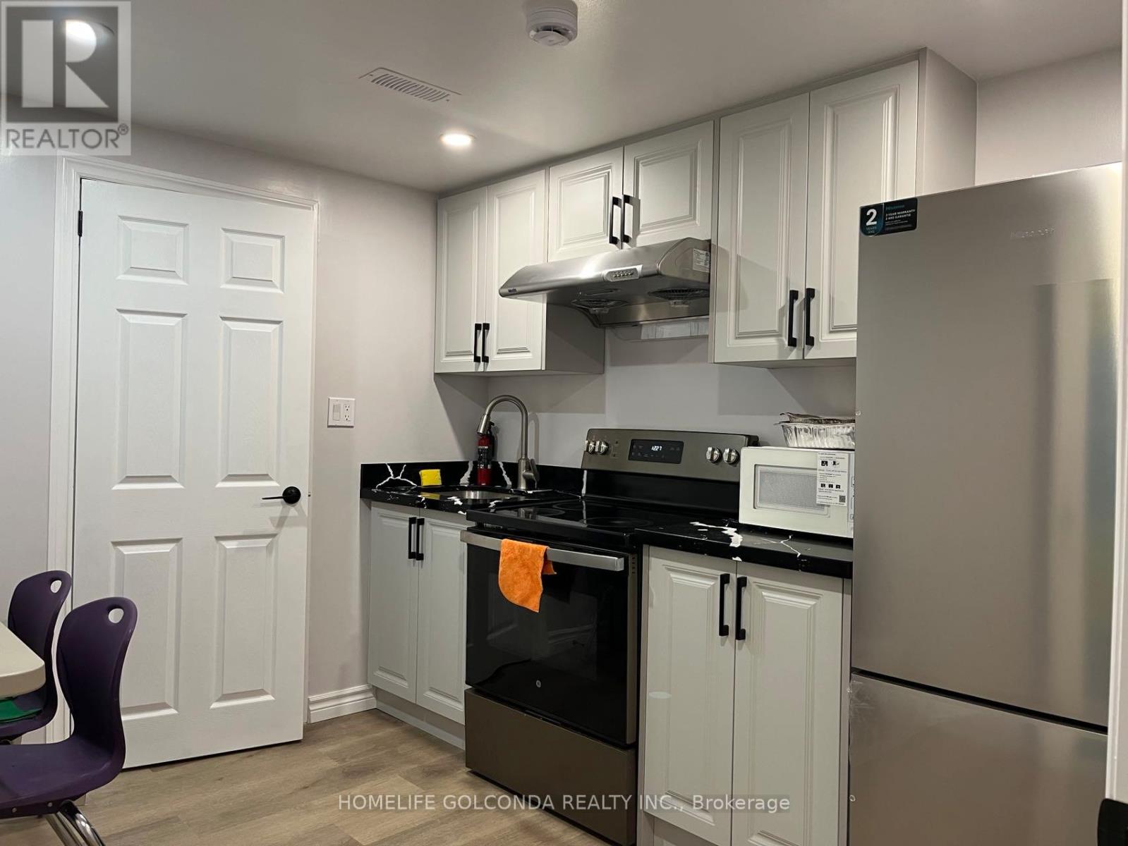 293 Dunforest Avenue, Toronto, Ontario  M2N 4K1 - Photo 5 - C12955016