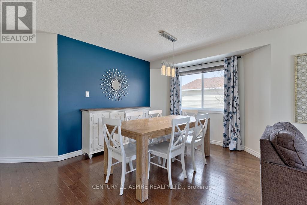 32 Highland Park Drive, Petawawa, Ontario  K8H 3S2 - Photo 10 - X12954990