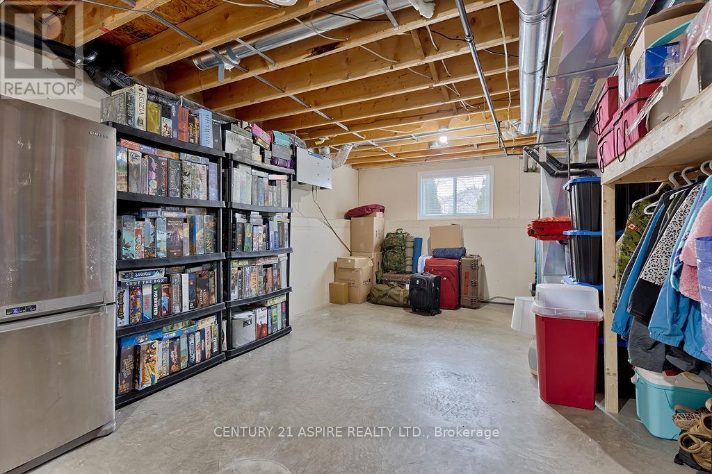 32 Highland Park Drive, Petawawa, Ontario  K8H 3S2 - Photo 31 - X12954990