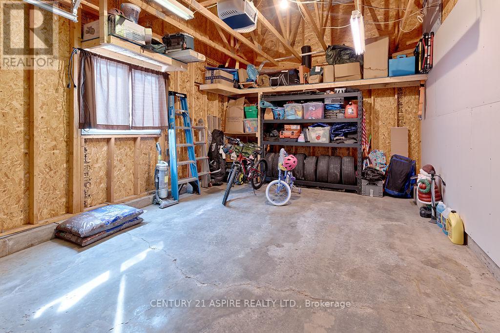 32 Highland Park Drive, Petawawa, Ontario  K8H 3S2 - Photo 33 - X12954990