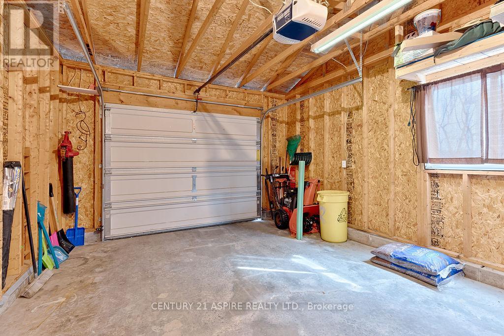 32 Highland Park Drive, Petawawa, Ontario  K8H 3S2 - Photo 34 - X12954990