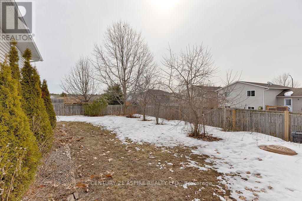32 Highland Park Drive, Petawawa, Ontario  K8H 3S2 - Photo 38 - X12954990