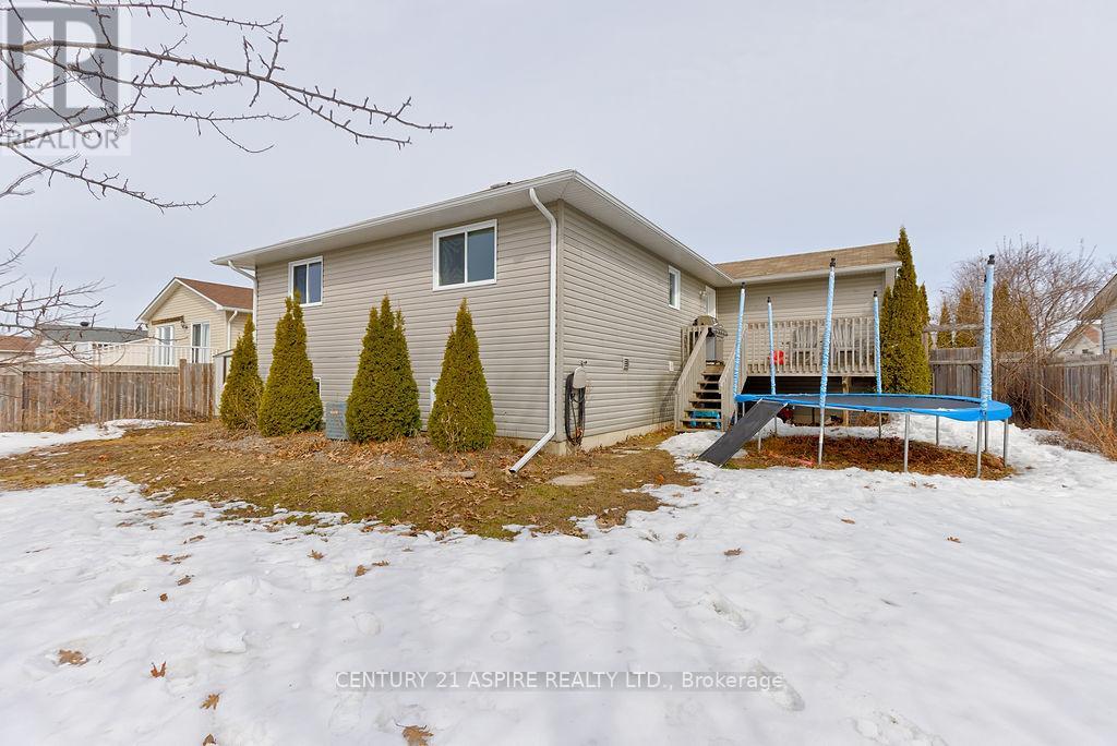 32 Highland Park Drive, Petawawa, Ontario  K8H 3S2 - Photo 40 - X12954990