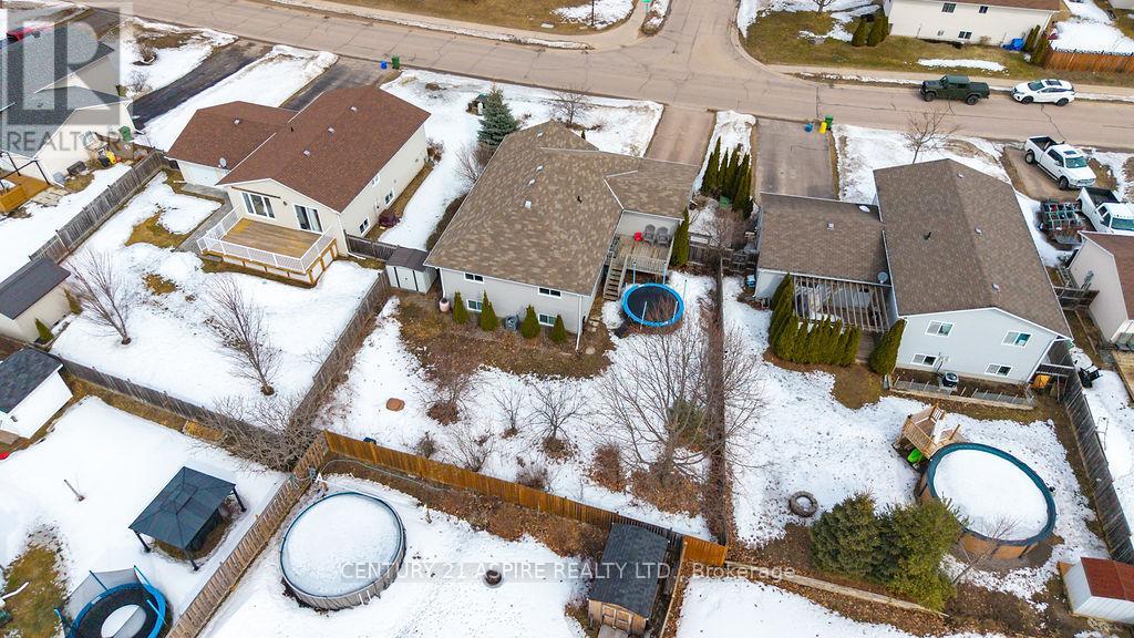 32 Highland Park Drive, Petawawa, Ontario  K8H 3S2 - Photo 42 - X12954990