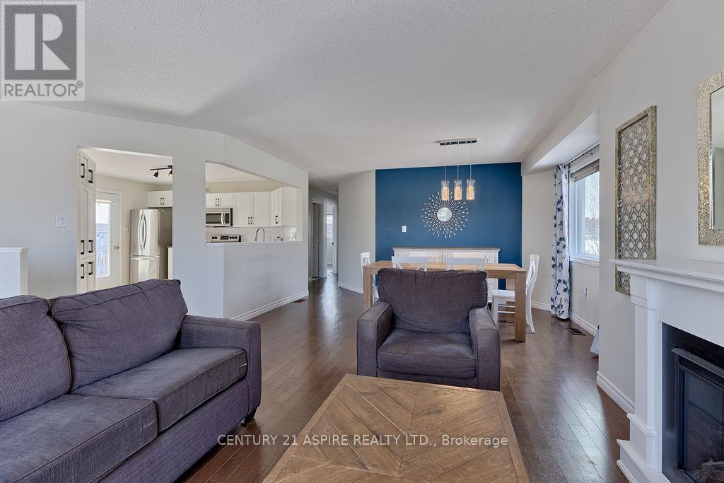 32 Highland Park Drive, Petawawa, Ontario  K8H 3S2 - Photo 9 - X12954990