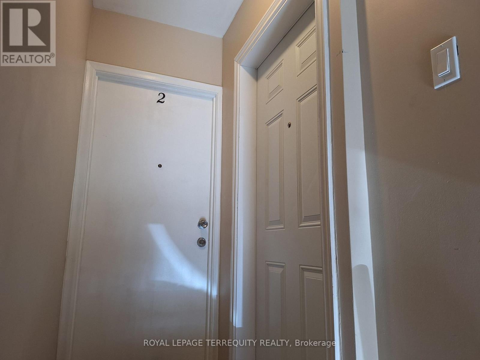 1 - 706 Wilson Avenue, Toronto, Ontario  M3K 1E1 - Photo 4 - W12955008