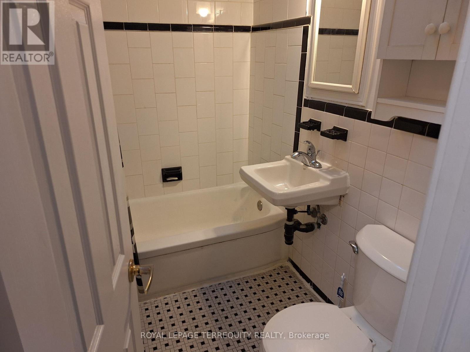 1 - 706 Wilson Avenue, Toronto, Ontario  M3K 1E1 - Photo 8 - W12955008