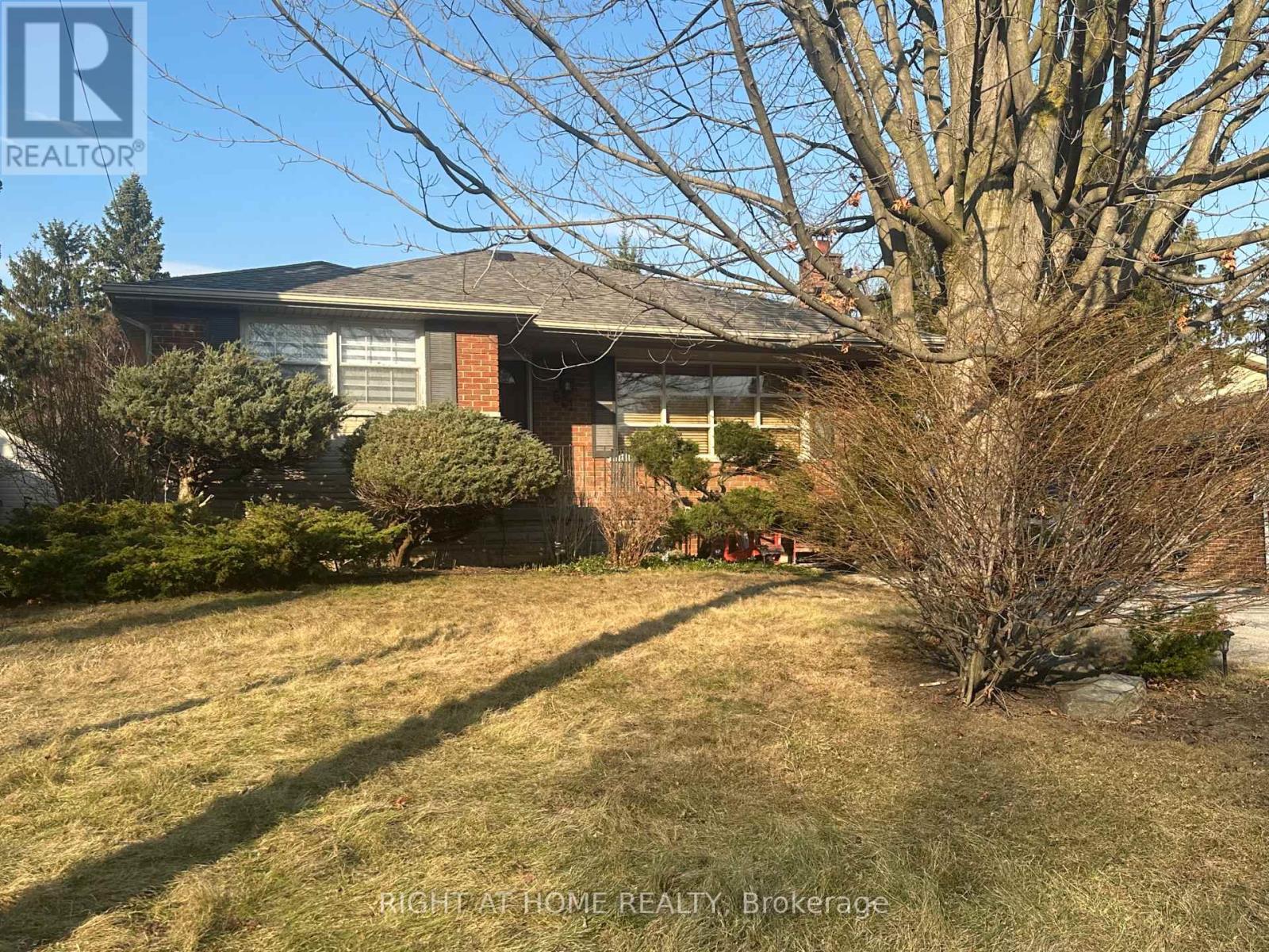 Main - 551 Brentwood Avenue, Oshawa, Ontario  L1G 2S9 - Photo 2 - E12926884