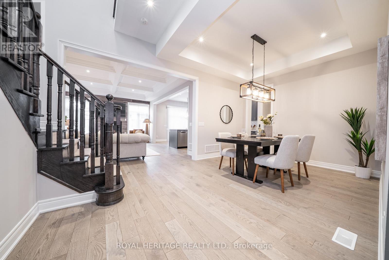 88 Brabin Circle, Whitby, Ontario  L1P 0C1 - Photo 4 - E12885564