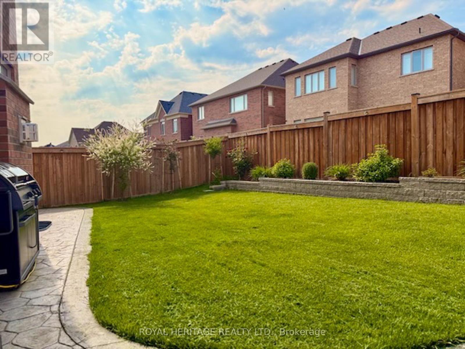 88 Brabin Circle, Whitby, Ontario  L1P 0C1 - Photo 36 - E12885564